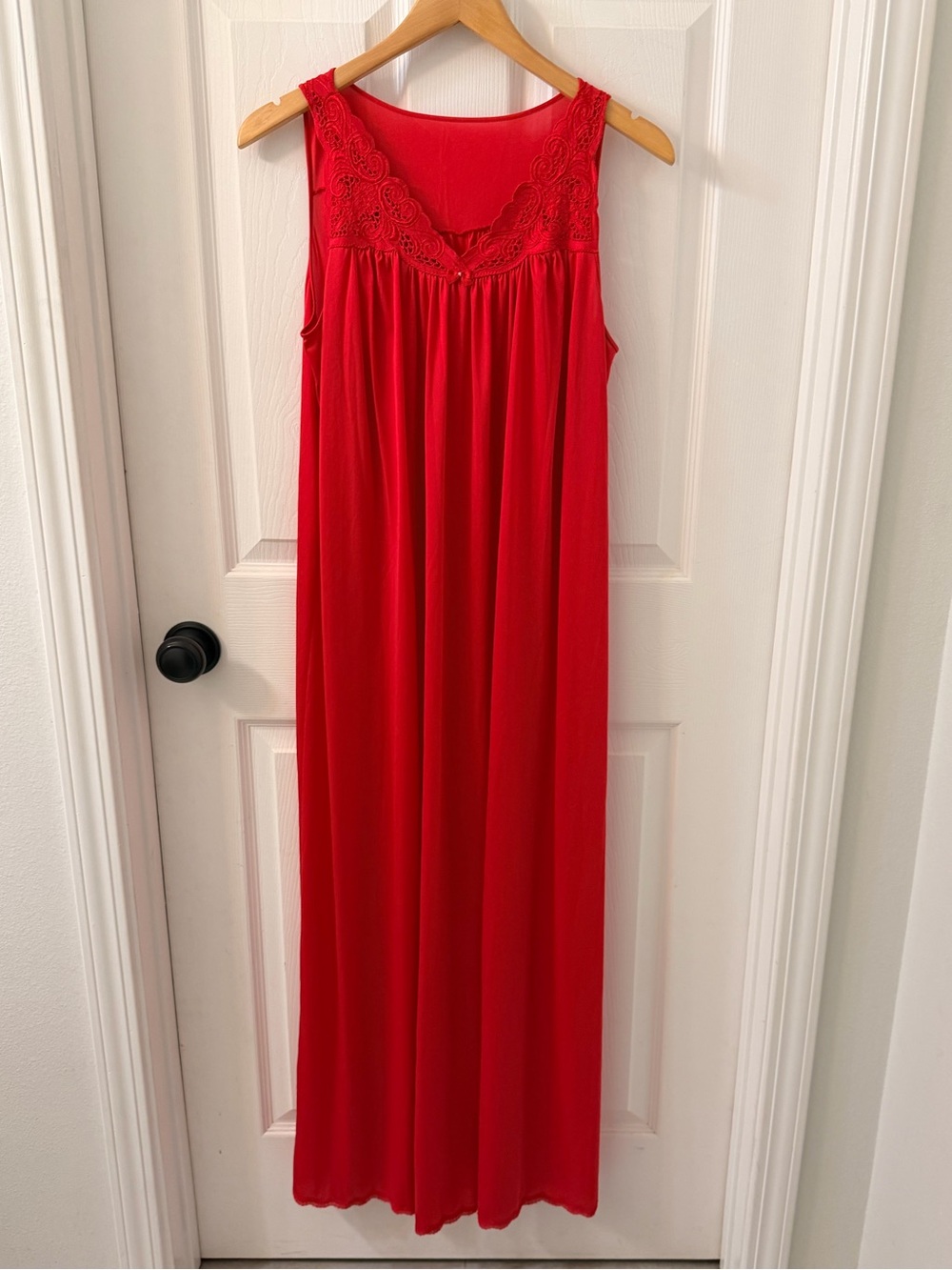 Vintage Red Lace-Trim Sleeveless Long Nightgown